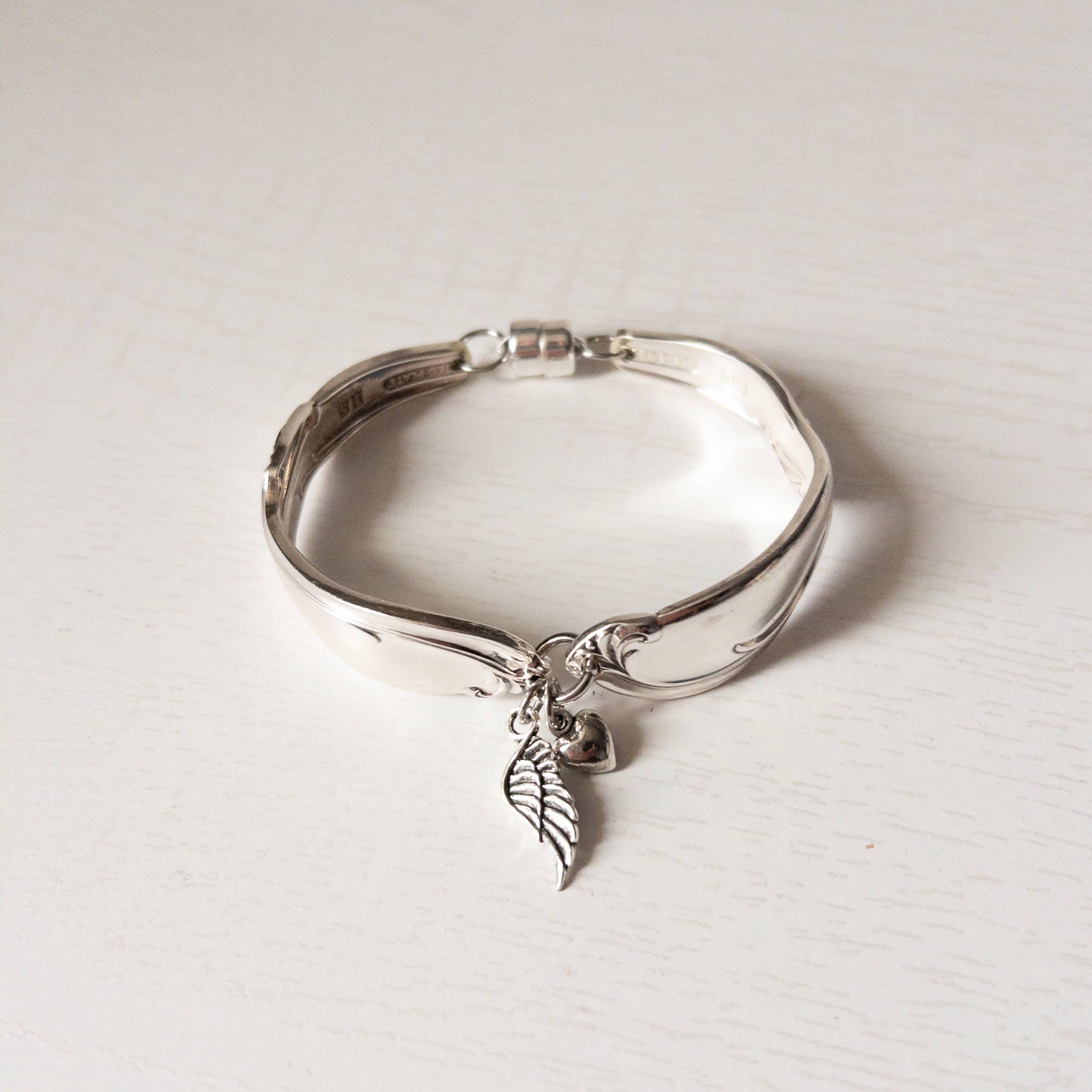 Wing & Heart Dangle Handle Bracelet