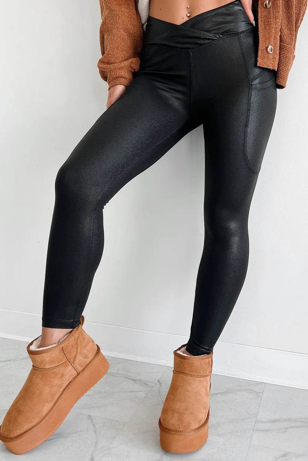 Pocketed V-Cut Waist Leggings - UnLaced Boutique