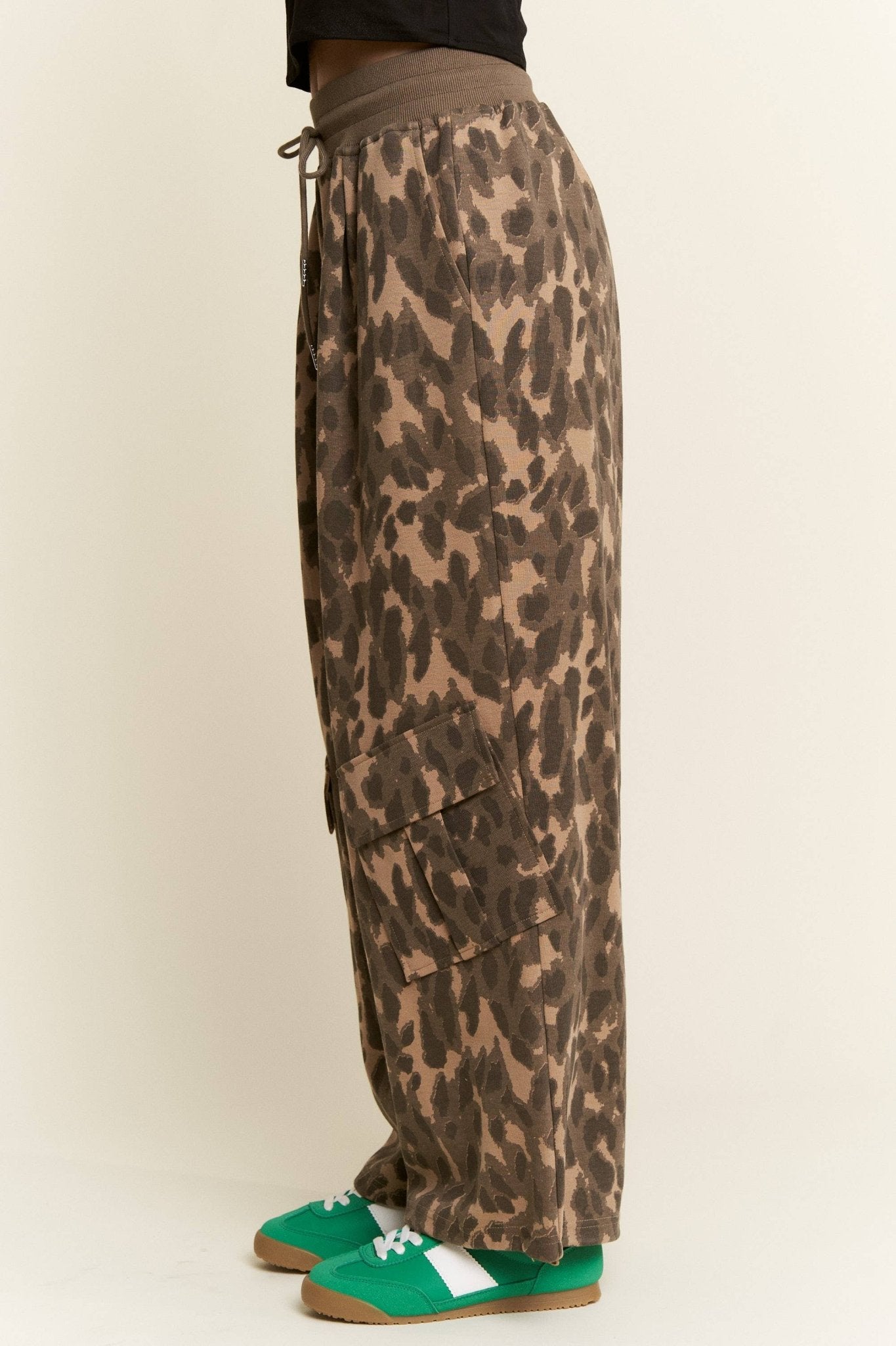 ABSTRACT ANIMAL PRINT SWEATPANTS - UnLaced Boutique