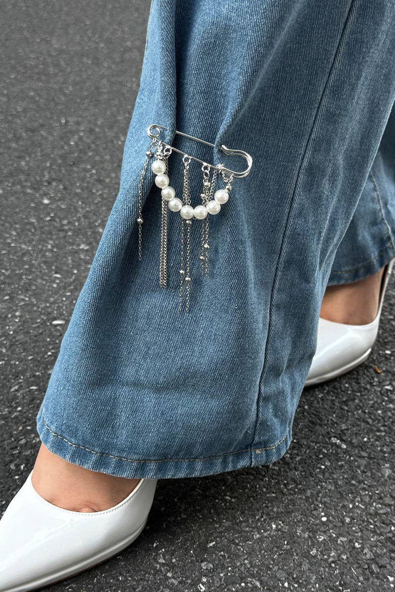 Elegant Chain and Pearl Brooches - UnLaced Boutique