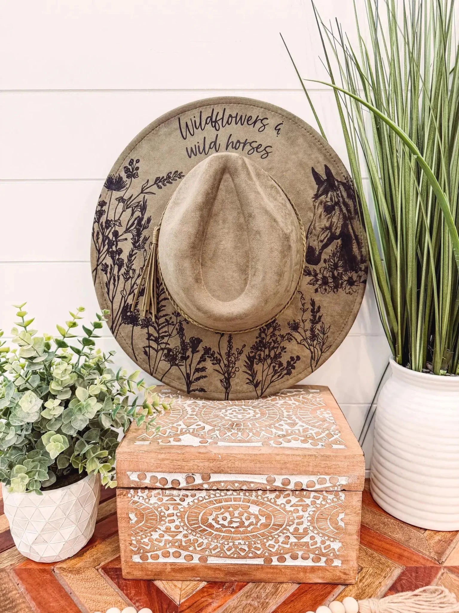 Engraved Floral - Horse Hat - UnLaced Boutique