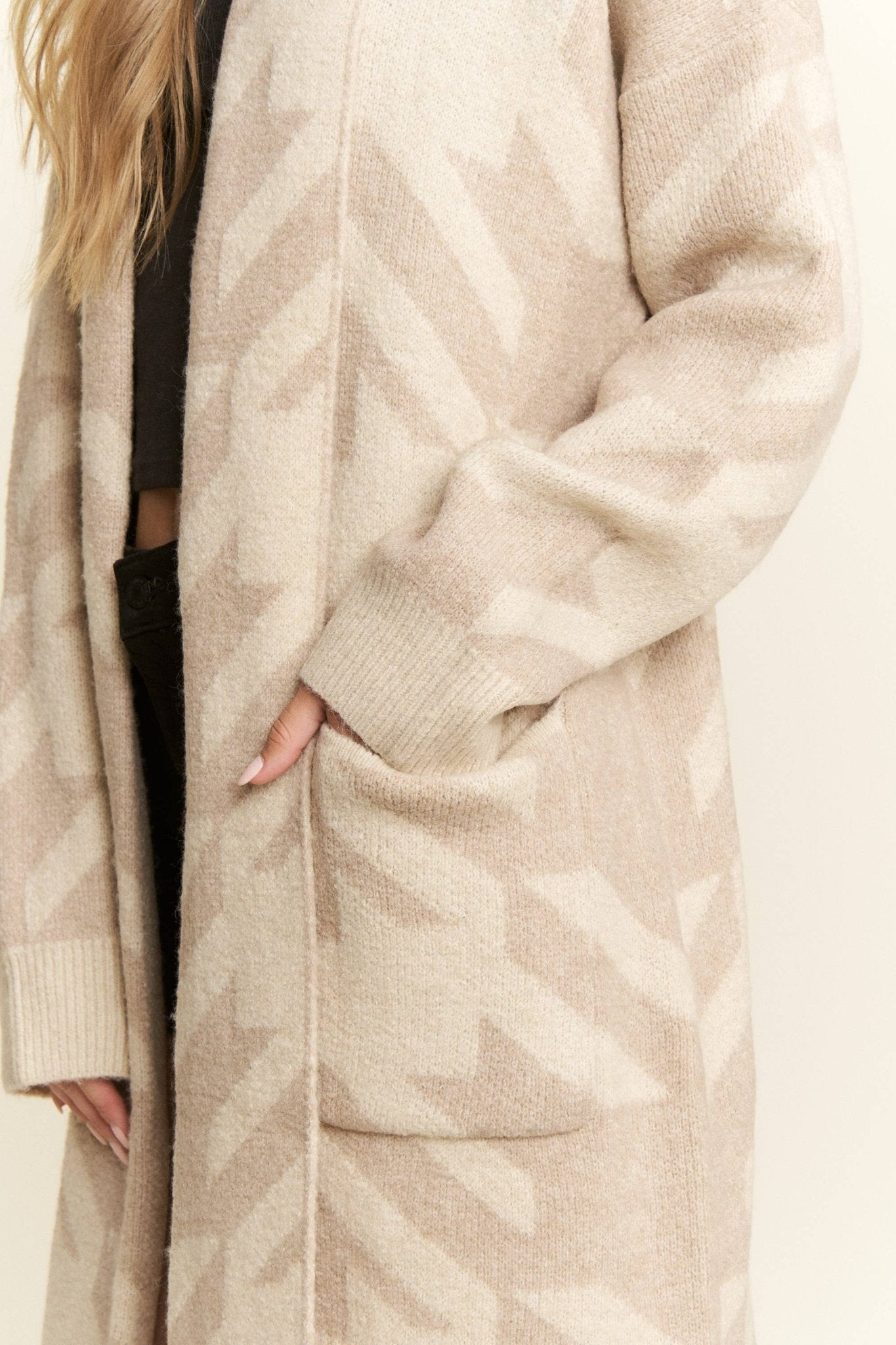 GIANT HOUNDSTOOTH PRINT CARDIGAN - UnLaced Boutique