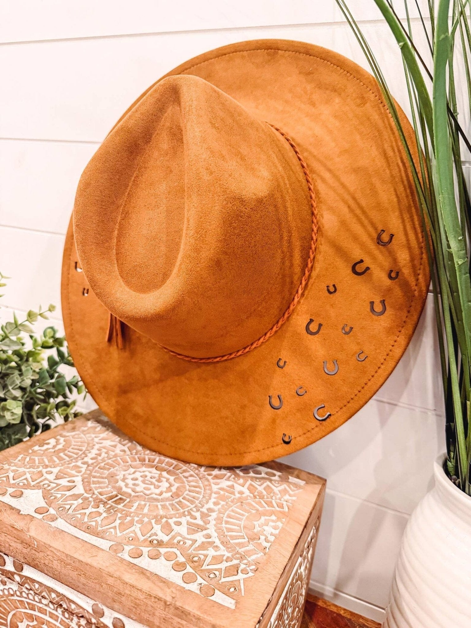 Horseshoe Cutout Hat - UnLaced Boutique