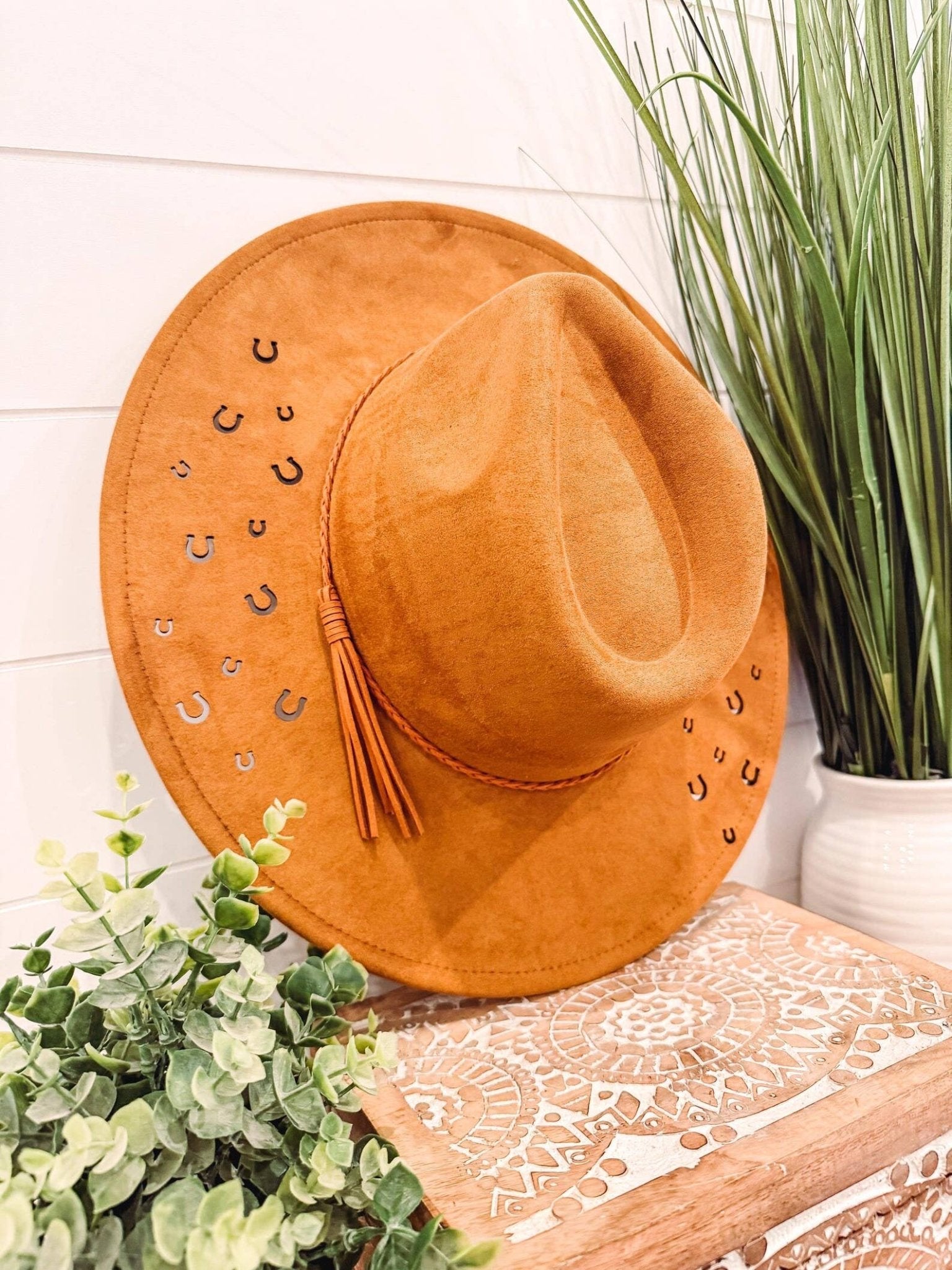 Horseshoe Cutout Hat - UnLaced Boutique
