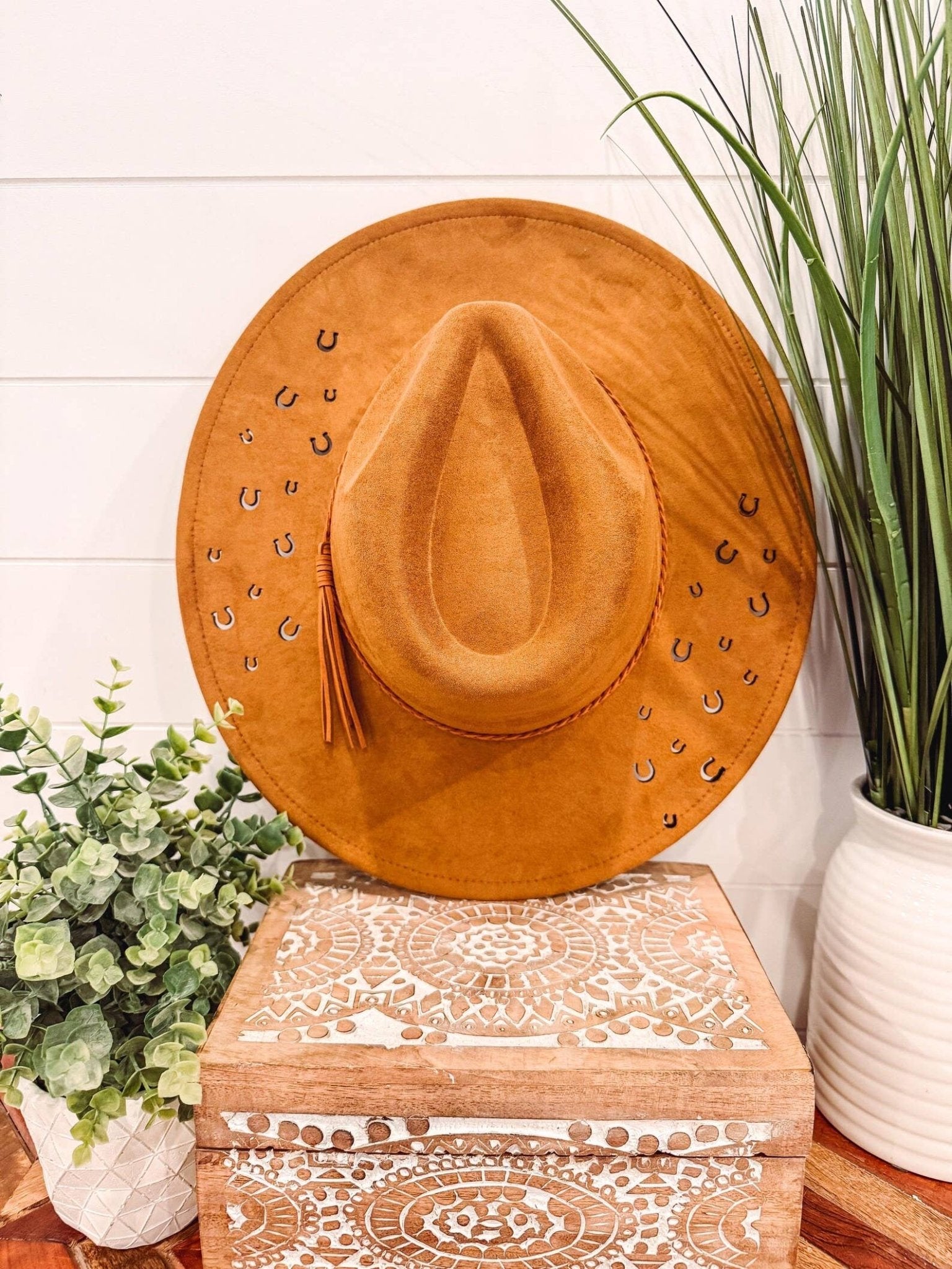 Horseshoe Cutout Hat - UnLaced Boutique