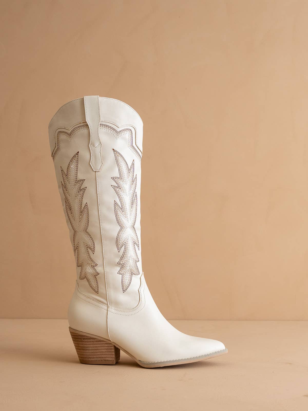 The Ainsley White | Embroidered Cowboy Western Boot - UnLaced Boutique