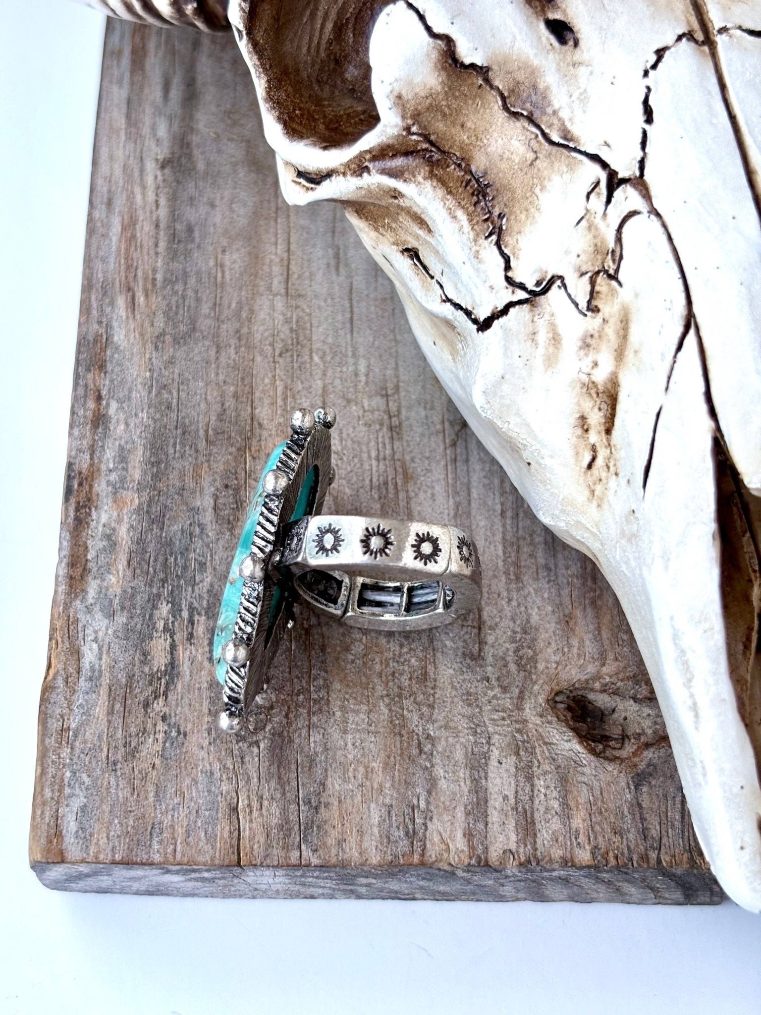 Western Style Teardrop Turquoise Stone Stretch Ring - UnLaced Boutique