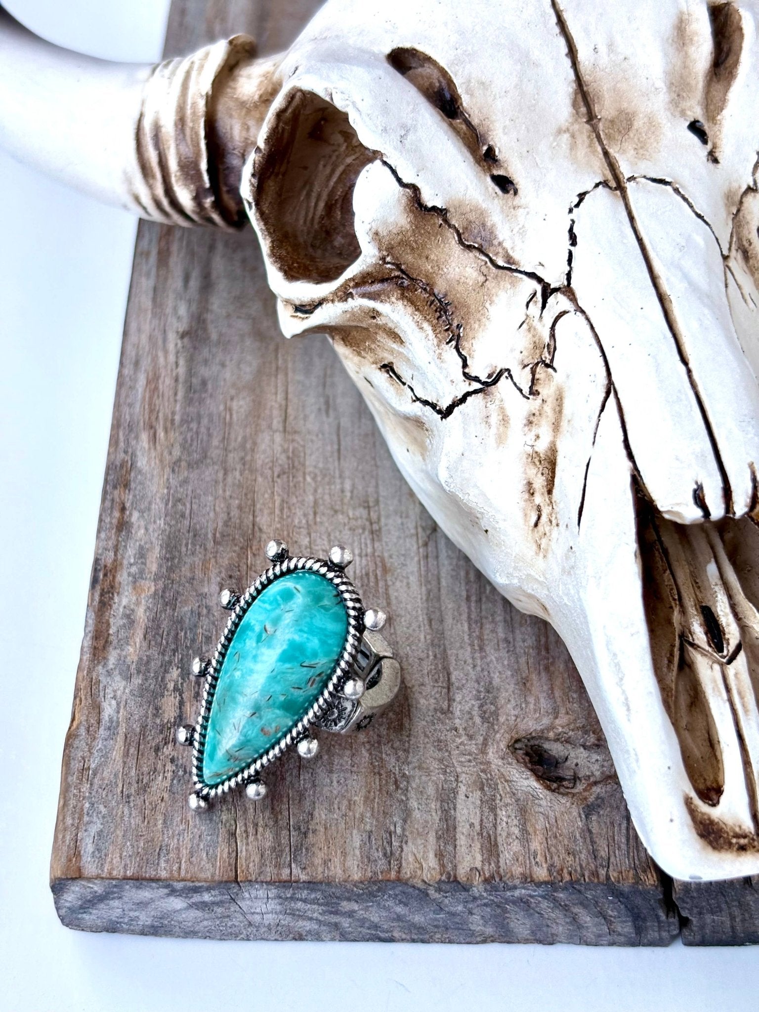 Western Style Teardrop Turquoise Stone Stretch Ring - UnLaced Boutique