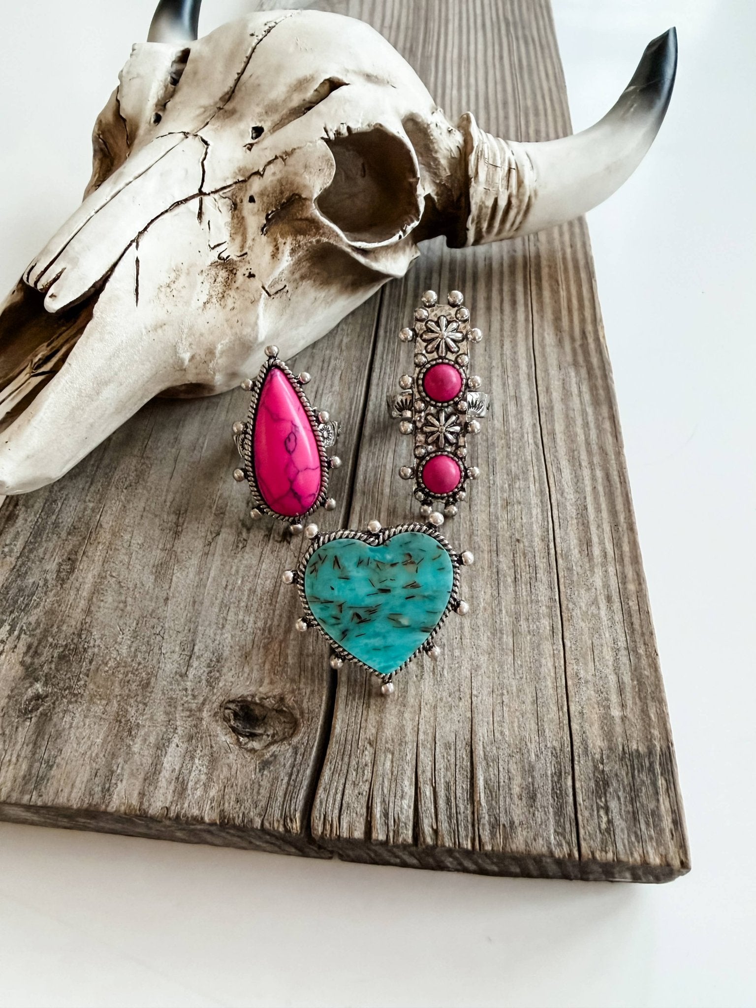 Western Style Teardrop Turquoise Stone Stretch Ring - UnLaced Boutique