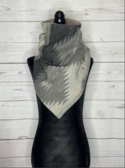 Women Western Style Print Snap Closure Fleece Neck Warmer - UnLaced Boutique
